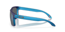 Koop de Oakley Holbrook XL Matte Cyan Blue Colorshift Prizm Black Polarized veilig en snel bij Revert 95 online of kom hem passen in de winkel in Haarlem.