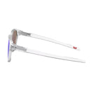 Bestel de Oakley Latch Matte Clear PRIZM Sapphire Polarized snel, gemakkelijk en veilig bij Revert 95. Check on ze website voor de gehele Oakley gepolariseerde zonnebrillen collectie, of kom langs in onze winkel in Haarlem