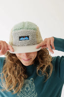 KAVU Fur Ball Camp Cap in de kleuren Mindful Meadow, Forest Land en Skyward, verkrijgbaar bij Revert 95 Haarlem