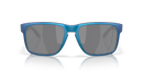 Koop de Oakley Holbrook XL Matte Cyan Blue Colorshift Prizm Black Polarized veilig en snel bij Revert 95 online of kom hem passen in de winkel in Haarlem.