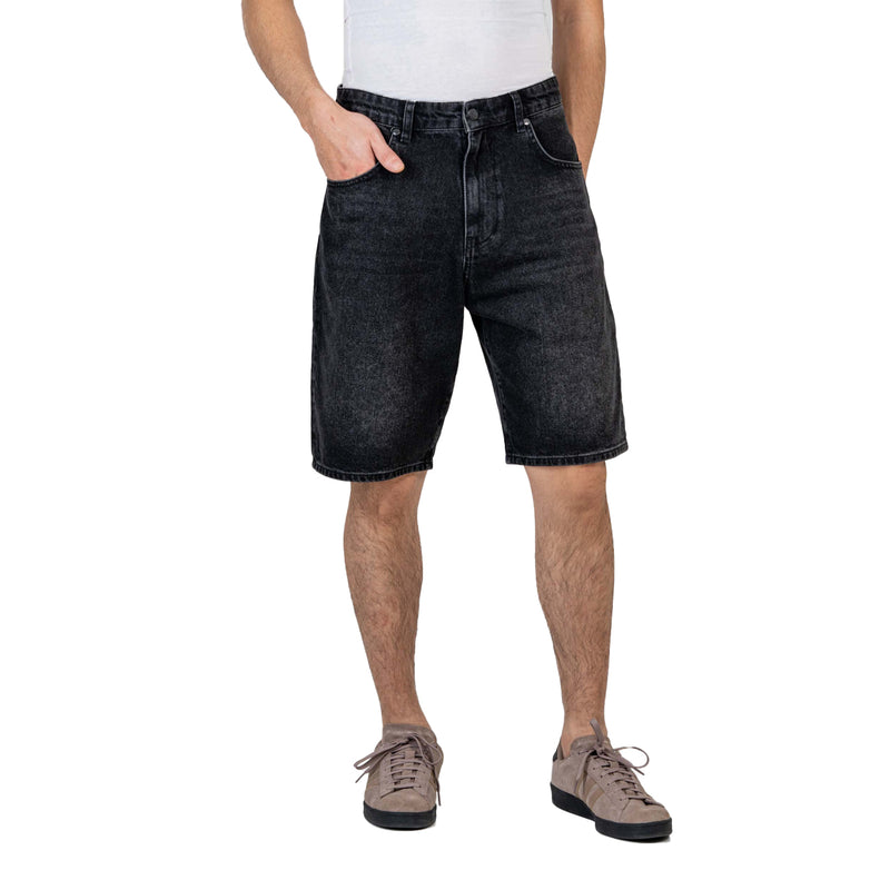 Bestel de Reell Denim Solid Short Retro Black Wash veilig, gemakkelijk en snel bij Revert 95. Check onze website voor de gehele Reell Denim collectie, of kom gezellig langs bij onze winkel in Haarlem.