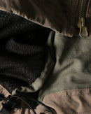 Obey Sota Shell Jacket in Mermaid, 65% cotton 35% nylon technische shell jacket met 2-way Vislon zipper adjustable 3-piece hood hidden zip on-seam pockets elasticated cuffs adjustable bungee hem laminated shell fabric en logo embroidery in relaxed fit, verkrijgbaar bij Revert 95 Haarlem