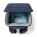 YETI Daytrip 20L Insulated Backpack in Classic Navy, geïsoleerde backpack koeler met ColdCell Flex Insulation leakproof liner easy-open zipper padded shoulder straps zippered lid pocket front stash pocket dual side pockets 33 blikjes capaciteit compatible met YETI Ice Sheets en Food Storage, verkrijgbaar bij Revert 95 Haarlem