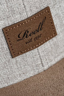 Reell Suede Cap, 80% cotton 20% suede 6-panel ball cap geïnspireerd op jaren 50 stijlen met flat suede rand aan klep kleur-geblokeerd design embossed Reell Script Logo Patch op voorkant en script logo flag snapback closure one size fits most, verkrijgbaar bij Revert 95 Haarlem