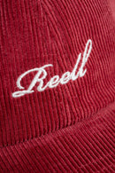 Reell Single Script Cap, 6-panel snapback met curved peak embroidered Reell script logo op voorkant embroidered ventilation eyelets en adjustable snapback closure verkrijgbaar in Black Cord Blue Grey Cord Blue Steel en Vintage Burgundy Cord, verkrijgbaar bij Revert 95 Haarlem
