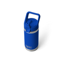 YETI Rambler Jr 12 oz Kids Bottle in Royal Blue, 18/8 roestvrij staal double-wall vacuum insulated kids fles met leakproof Straw Cap flip-open valve 3-finger grip en DuraCoat Royal Blue kleurcoating vaatwasserbestendig BPA vrij voor leeftijd 3 plus, verkrijgbaar bij Revert 95 Haarlem