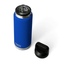 YETI Rambler 36 oz Bottle in Royal Blue, 18/8 roestvrij staal double-wall vacuum insulated bottle met 100% leakproof Chug Cap wide mouth en DuraCoat Royal Blue kleurcoating 36 oz 1 liter vaatwasserbestendig en BPA vrij, verkrijgbaar bij Revert 95 Haarlem