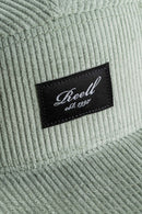 Reell 5-Panel Cap Cord, 100% cotton corduroy relaxed 5-panel snapback met structural brim stitching Reell woven logo patch op voorkant adjustable snapback closure met logo flag en woven brand label verkrijgbaar in Copper Brown Cord Hedge Cord en Black, verkrijgbaar bij Revert 95 Haarlem