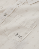 Dark Seas Gildale SS Shirt Off White, korte mouwen overhemd met button up sluiting en geprinte graphic, regular fit, maten S-XXL, verkrijgbaar bij Revert 95 Haarlem
