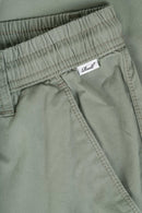 De Reell Reflex Cargo LW bij Revert 95. Lichtgewicht Flex Twill, tapered fit en vier zakken. Verkrijgbaar in Black, Light Olive en Beige. Bestel online of haal af in Haarlem.