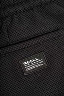 Reell Surface Short in Waffle colorways, 58% polyester 39% katoen 3% elastaan waffle stof short met elastische drawstring taille achterzakken en minimalistisch Reell branding label verkrijgbaar in Waffle Oatmeal, Waffle Chinois Green en Waffle Black, verkrijgbaar bij Revert 95 Haarlem