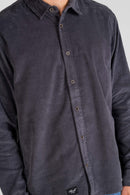 Reell Strike Shirt Baby Cord in de kleur Dark Grey, verkrijgbaar bij Revert 95 Haarlem