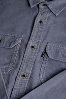 Reell Denim Dual Cord Shirt, overhemd van 200gsm 16-wale corduroy met twee borstzakken en geweven label op de schouder, rechte pasvorm, verkrijgbaar in zes kleuren, maten S-XL, verkrijgbaar bij Revert 95 Haarlem