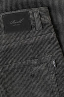 Reell Baggy corduroy broek in Vulcan Grey Cord, ruime baggy fit met zachte ribstructuur en klassiek 5-pocket design in gedempte grijze kleur, beenopening 45cm, verkrijgbaar bij Revert 95 Haarlem
