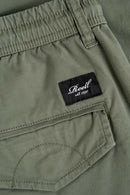 Reell Reflex Original Light Weight broek, lichtgewicht Flex Twill tapered fit met vijf-pocket design en elasticated drawstring waistband verkrijgbaar in Light Olive en Deep Black, verkrijgbaar bij Revert 95 Haarlem
