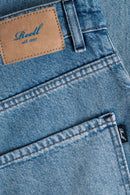 Klassieke denim, moderne fit. De Reell Denim Solid in Vintage Mid Blue is een echte allrounder.