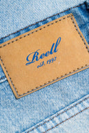 Reell Bolt Short in Light Blue Wash, loose regular fit denimshort van biologisch en gerecycled katoen met five-pocket constructie en vegan leren backpatch, verkrijgbaar bij Revert 95 Haarlem