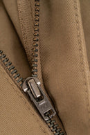 Reell Loose Flex Chino Short PC in Dark Sand, loose fit knielengte short met chino-details, verkrijgbaar bij Revert 95 Haarlem