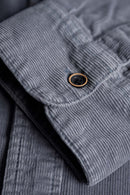 Reell Denim Dual Cord Shirt, overhemd van 200gsm 16-wale corduroy met twee borstzakken en geweven label op de schouder, rechte pasvorm, verkrijgbaar in zes kleuren, maten S-XL, verkrijgbaar bij Revert 95 Haarlem