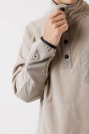 Kavu Teannaway Fleece Sweater in Greige, detail elleboogoverlay
