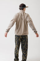 Kavu Teannaway Fleece Sweater in Greige, detail ritszak