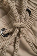 Reell Reflex Original Light Weight broek, lichtgewicht Flex Twill tapered fit met vijf-pocket design en elasticated drawstring waistband verkrijgbaar in Light Olive en Deep Black, verkrijgbaar bij Revert 95 Haarlem
