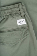 De Reell Reflex Cargo LW bij Revert 95. Lichtgewicht Flex Twill, tapered fit en vier zakken. Verkrijgbaar in Black, Light Olive en Beige. Bestel online of haal af in Haarlem.