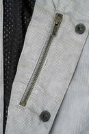 Reell Coach Jacket in Taupe, lichtgewicht waterafstotende nylon windbreaker in klassiek coach jacket silhouet met mesh voering en matte afwerking, verkrijgbaar bij Revert 95 Haarlem