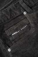 Reell Baggy corduroy broek in Vulcan Grey Cord, ruime baggy fit met zachte ribstructuur en klassiek 5-pocket design in gedempte grijze kleur, beenopening 45cm, verkrijgbaar bij Revert 95 Haarlem
