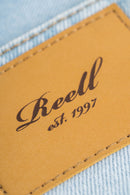 Reell Giant Baggy jeans in Light Blue Stone, oversized baggy fit met ultra-brede pijp, vergrote riemlussen en extra voering achterzakken, verkrijgbaar bij Revert 95 Haarlem