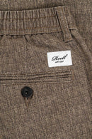 Reell Reflex Loose Chino Mono Check, sfeerfoto achterkant