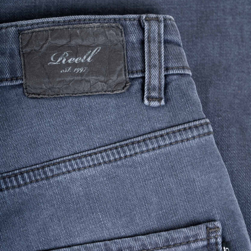 Koop de Reell Solid Vulcan Grey Cord veilig  en snel bij Revert 95 online of kom hem checken in de winkel in Haarlem.