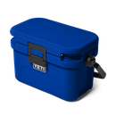 YETI Roadie 8 Koelbox, compacte harde koelbox met PermaFrost isolatie, SmallHaul handgreep en QuickLatch sluiting, 45,2 x 25,4 x 27 cm, verkrijgbaar in White, Royal Blue, Seafoam, Charcoal en Tan, verkrijgbaar bij Revert 95 Haarlem