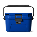 YETI Roadie 8 Koelbox, compacte harde koelbox met PermaFrost isolatie, SmallHaul handgreep en QuickLatch sluiting, 45,2 x 25,4 x 27 cm, verkrijgbaar in White, Royal Blue, Seafoam, Charcoal en Tan, verkrijgbaar bij Revert 95 Haarlem
