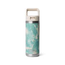YETI Rambler 18 oz Colour Straw Bottle in Sea View Seafoam Pattern, 18/8 roestvrij staal double-wall vacuum insulated bottle met color-matched Sea View Straw Cap flip-open valve TripleHaul handle wide straw DuraCoat gemarmerd seafoam patroon No Sweat design vaatwasserbestendig BPA vrij, verkrijgbaar bij Revert 95 Haarlem