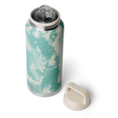 YETI Rambler 46 oz Bottle in Sea View Seafoam Pattern, 18/8 roestvrij staal double-wall vacuum insulated bottle met Chug Cap TripleHaul handle DuraCoat Sea View gemarmerd seafoam patroon No Sweat design vaatwasserbestendig BPA vrij 5 jaar garantie, verkrijgbaar bij Revert 95 Haarlem