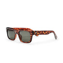 CHPO Brand Tone zonnebril in Turtle Brown met groene glazen, 100% gerecycled plastic unisex zonnebril met UV400 Cat 3 bescherming vernoemd naar de Point Break en Red Hot Chili Peppers jaren 90 energie, verkrijgbaar bij Revert 95 Haarlem