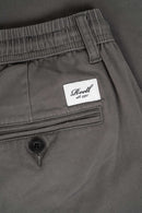 Loose fit, clean look.
De Reell Reflex Loose Chino in Vulcan Grey.