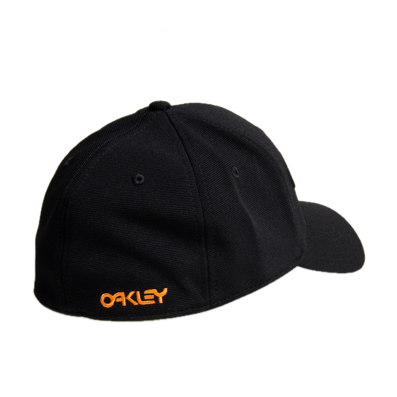 Oakley 6 Panel Stretch Hat Embossed – stretch-fit cap met 6-panel design, gebogen klep en embossed Oakley-logo
