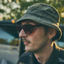 CHPO Brand Rickard zonnebril, 100% gerecycled plastic medium fit unisex wrap-around zonnebril 54mm met gepolariseerde glazen en UV400 bescherming verkrijgbaar in Matte Black Black Green Coffee Brown Navy Rainbow Mirror en White, verkrijgbaar bij Revert 95 Haarlem