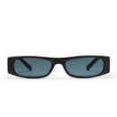 CHPO Brand Sigrid zonnebril in Shiny Black, 100% gerecycled plastic unisex small fit zonnebril met zwarte glazen en UV400 bescherming 32mm lensbreedte geleverd in gerecyclede verpakking, verkrijgbaar bij Revert 95 Haarlem
