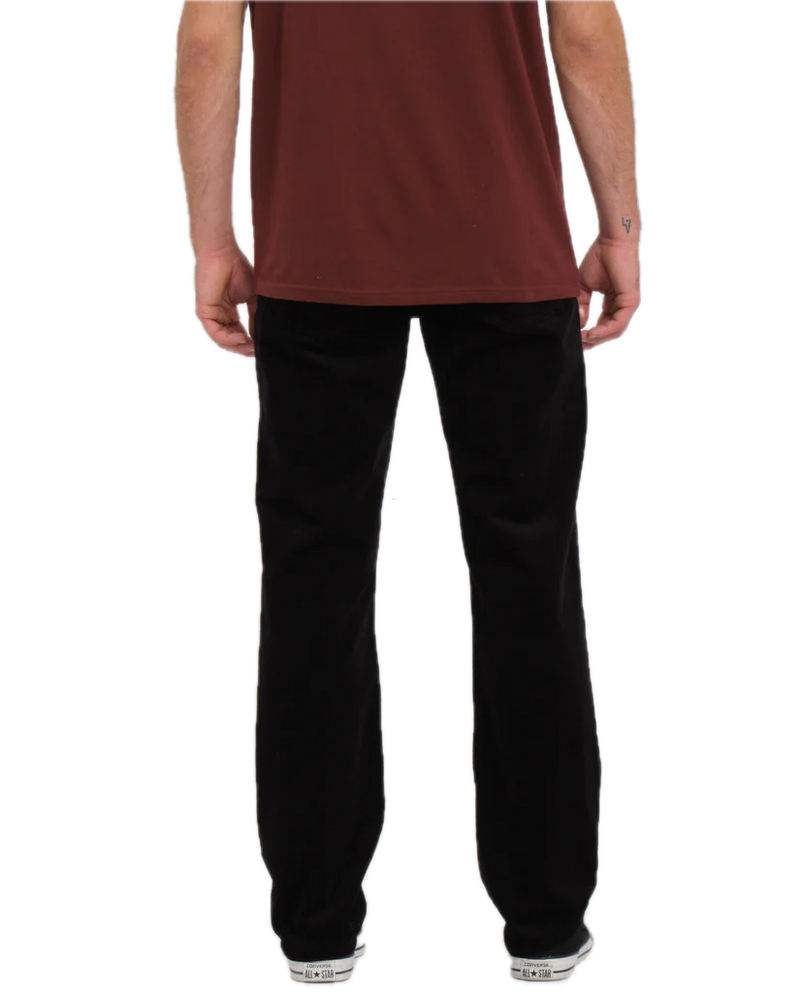 Volcom Solver 5 Pocket Corduroy Black – straight fit ribcord broek in zwart met 5-pocket design en subtiele branding