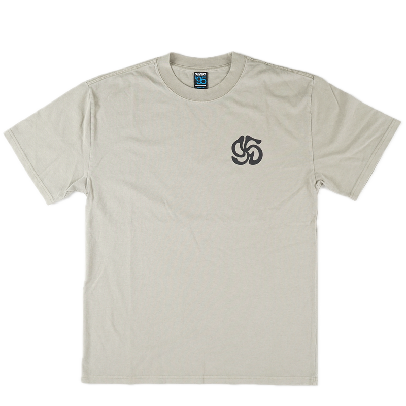 Koop het Revert 95 twisted heavy faded tee veilig en snel bij Revert 95 online of kom hem checken in de winkel in Haarlem.