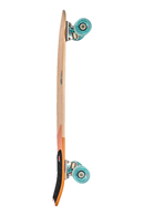 Globe Sun City La Tigra Cruiser Complete, compact surf-geïnspireerd swallow-tail cruiserboard met Resin-7 hard rock maple deck en Tensor alloy trucks, 30 inch, verkrijgbaar bij Revert 95 Haarlem