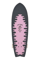 Globe Sun City 2 surfskate in Lazy Daisy, korte swallow-tail surfskate 9.5 inch breed met Slant Surf Skate trucks Globe 65mm 83a Conical Cruiser wielen en clear griptape met bloemige Lazy Daisy graphic, verkrijgbaar bij Revert 95 Haarlem