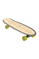 Globe Blazer Fuego 29 cruiserboard in Bamboo Green, Resin-7 Hard Rock Maple met bamboe toplaag 8.75 inch breed Tensor ATG trucks Globe Dozer 61mm 83a wielen en clear griptape, verkrijgbaar bij Revert 95 Haarlem