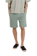 Reell Surface Short in Waffle colorways, 58% polyester 39% katoen 3% elastaan waffle stof short met elastische drawstring taille achterzakken en minimalistisch Reell branding label verkrijgbaar in Waffle Oatmeal, Waffle Chinois Green en Waffle Black, verkrijgbaar bij Revert 95 Haarlem