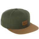 Reell Suede Cap, 80% cotton 20% suede 6-panel ball cap geïnspireerd op jaren 50 stijlen met flat suede rand aan klep kleur-geblokeerd design embossed Reell Script Logo Patch op voorkant en script logo flag snapback closure one size fits most, verkrijgbaar bij Revert 95 Haarlem