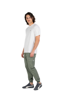 De Reell Reflex Cargo LW bij Revert 95. Lichtgewicht Flex Twill, tapered fit en vier zakken. Verkrijgbaar in Black, Light Olive en Beige. Bestel online of haal af in Haarlem.