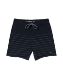 RVCA Steady Stripe Trunk, 94% recycled polyester 6% elastane 18 inch boardshort met zip-fly drawcord closure side seam pockets back welt pockets met interior pocket bag motor patch op linkerbeen en clean stripe patroon in regular fit mid-rise waist verkrijgbaar in Aloe en Black, verkrijgbaar bij Revert 95 Haarlem